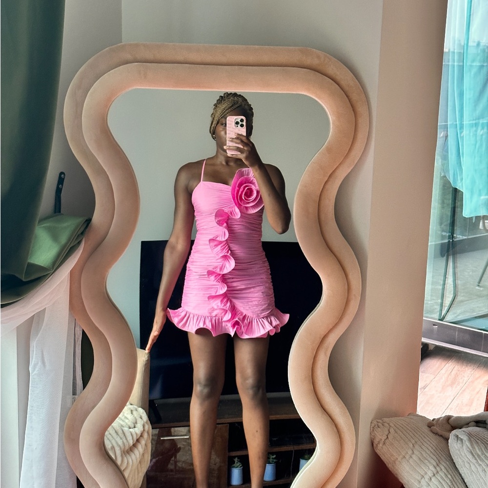 Elegant Pink Ruched Dress - Picture 7 of 10